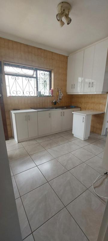 To Let 3 Bedroom Property for Rent in Grassy Park Western Cape